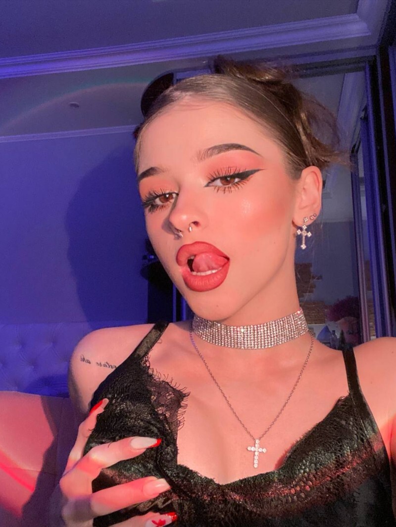 Елена проститутка интим салон Санкт-Петербурга у метро Беговая карта салонов проституток